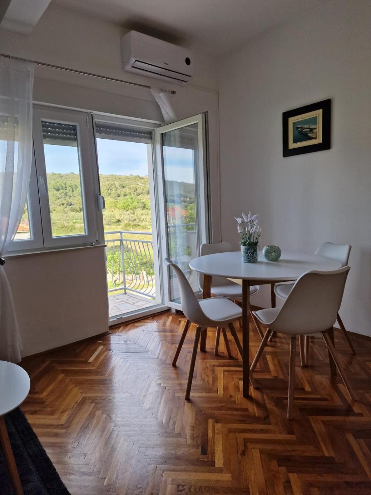 Apartmani Zinda Sukosan Ngoại thất bức ảnh