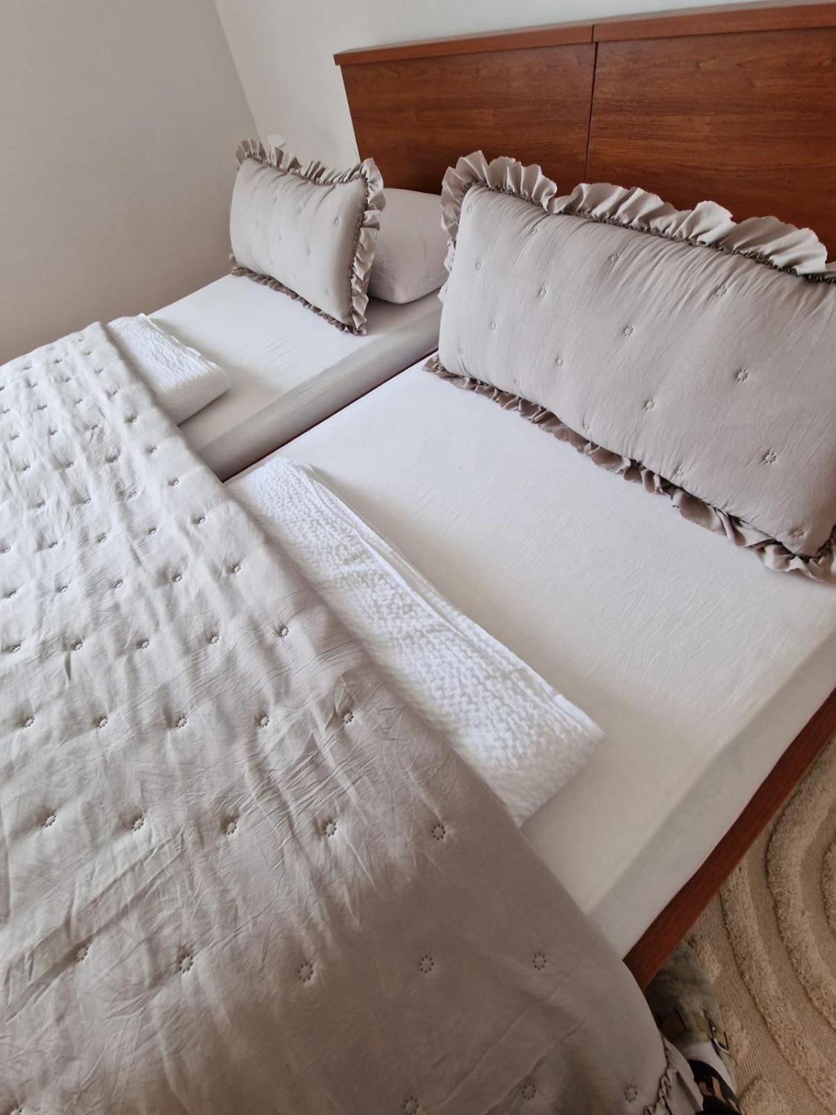 Apartmani Zinda Sukosan Ngoại thất bức ảnh