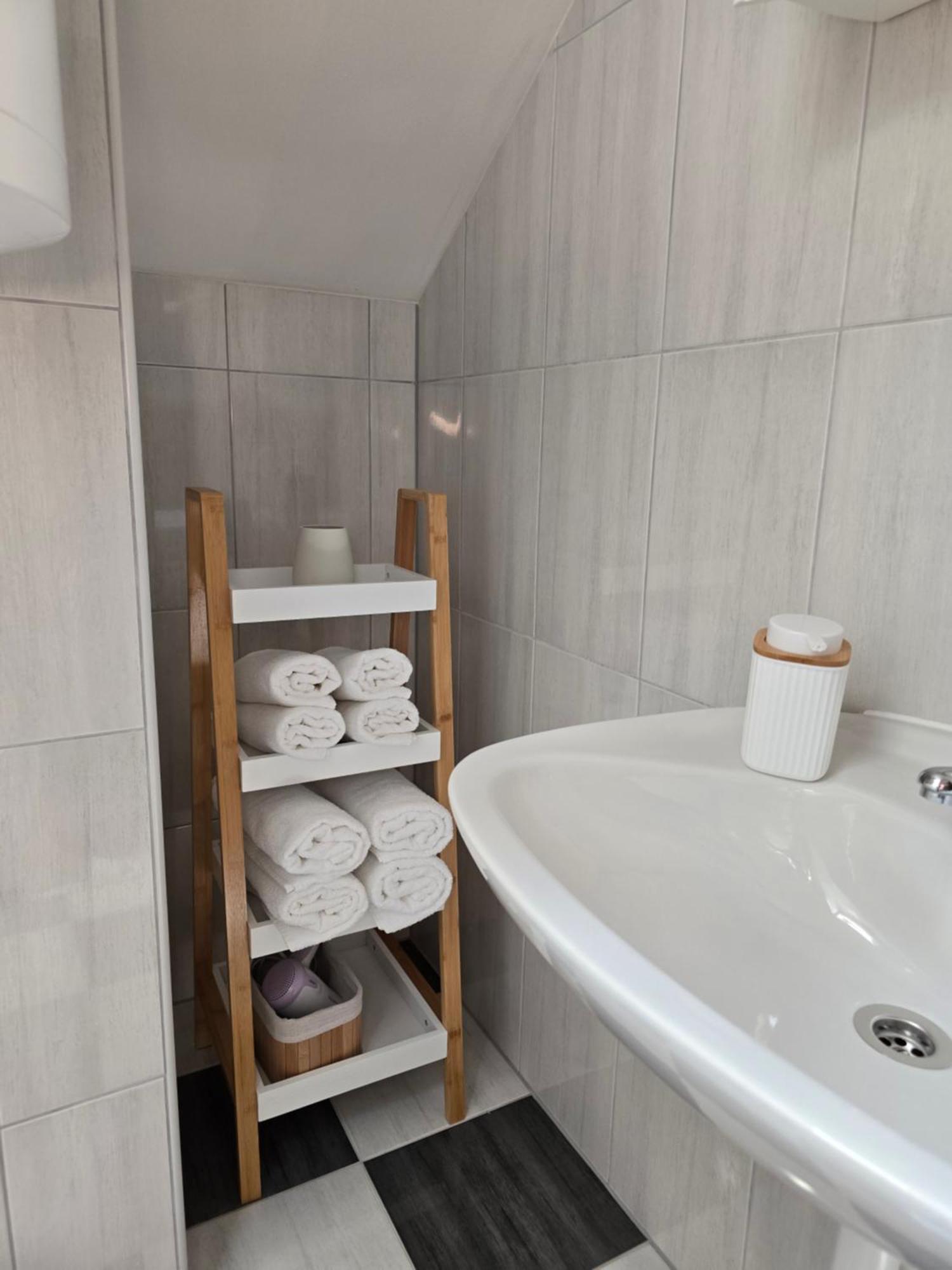 Apartmani Zinda Sukosan Ngoại thất bức ảnh